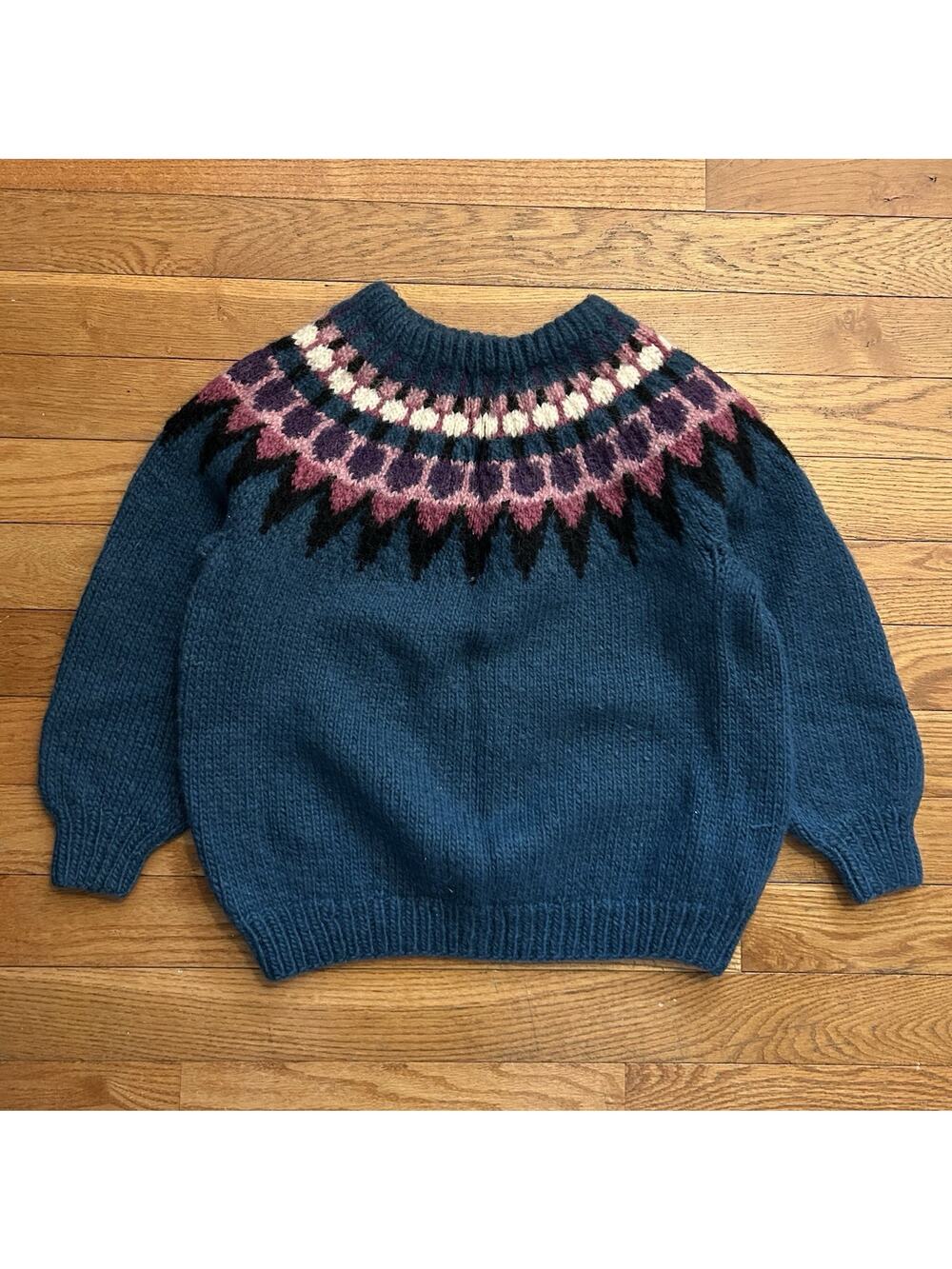 Vintage Handknit 100% Wool Fair Isle Heavy Knit Sweater Medium